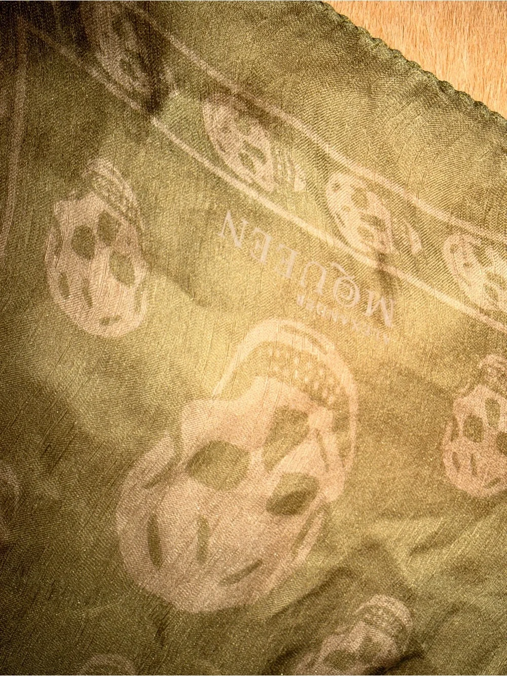 Alexander McQueen green Skull-Print large 100% silk scarf